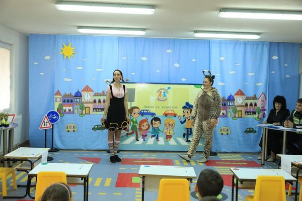 Водещите на състезанието - Пипи и Рудолф - ДГ Пролет - Сандански