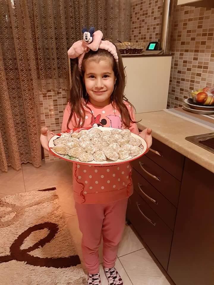 Виртуална кулинарна зложба - „Вкъщи готвим сладко с любов!” - ДГ Пролет - Сандански