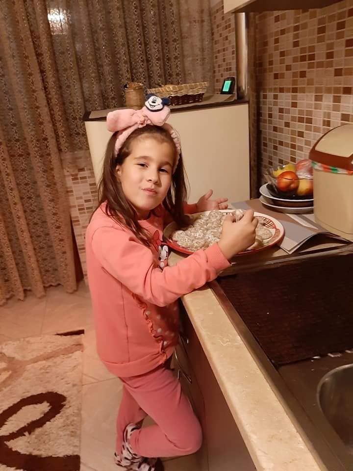 Виртуална кулинарна зложба - „Вкъщи готвим сладко с любов!” - ДГ Пролет - Сандански