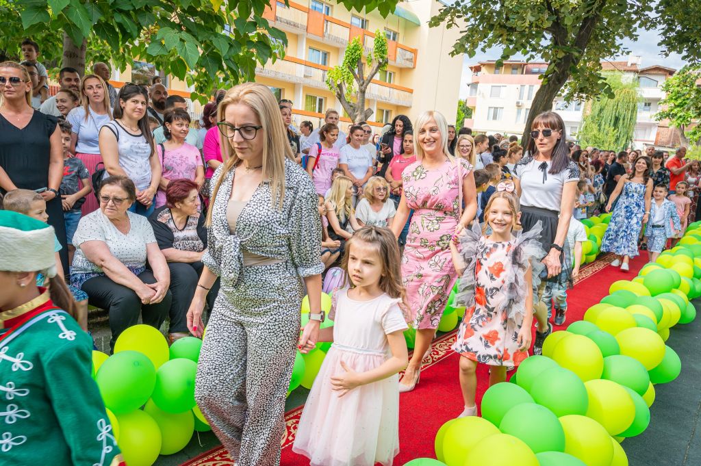 Тържествено изпращане на випуск 2024 г. - ДГ Пролет - Сандански