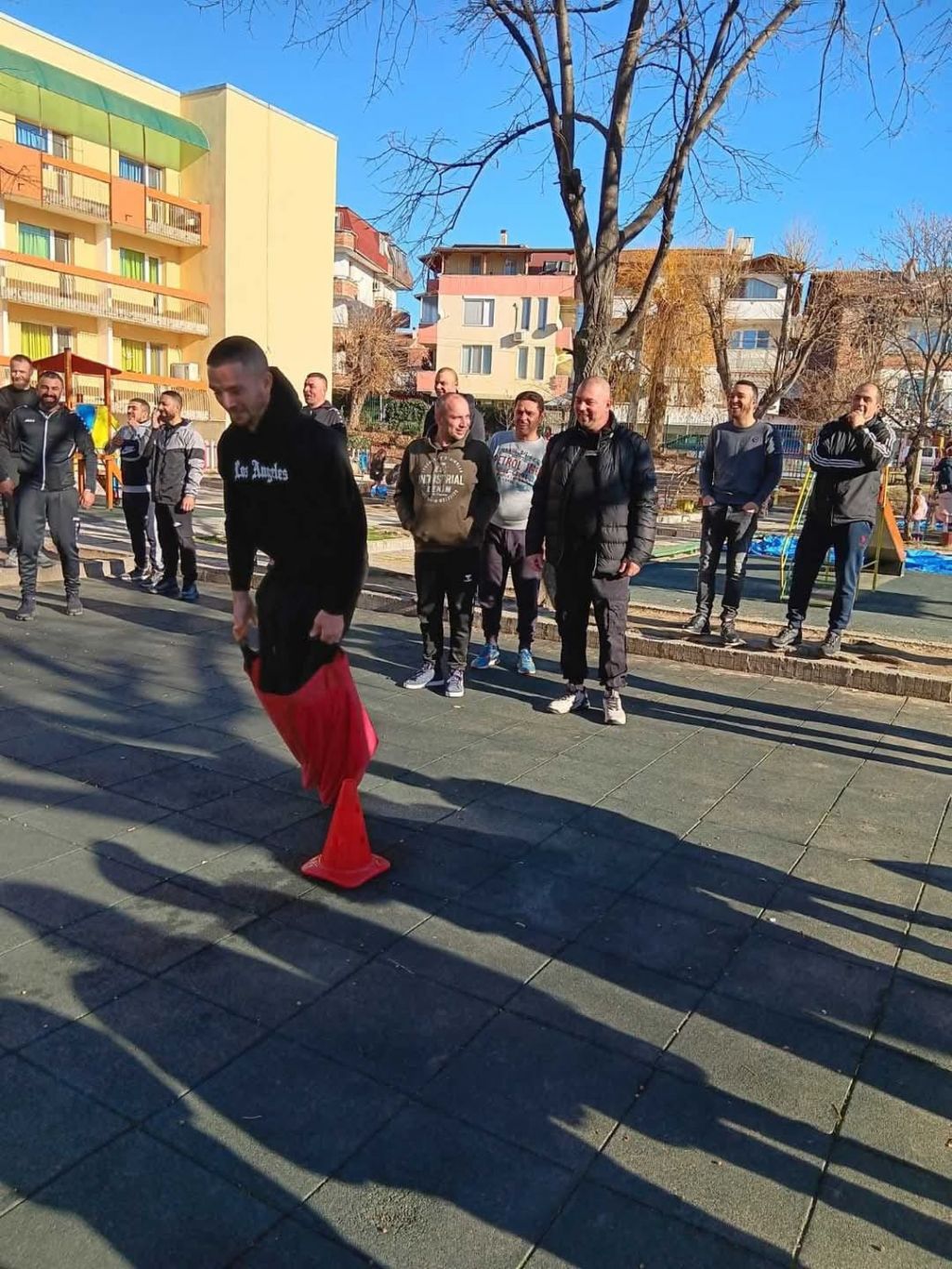 Състезание "Бащи и деца" по НП "Хубаво е в детската градина" - ДГ Пролет - Сандански