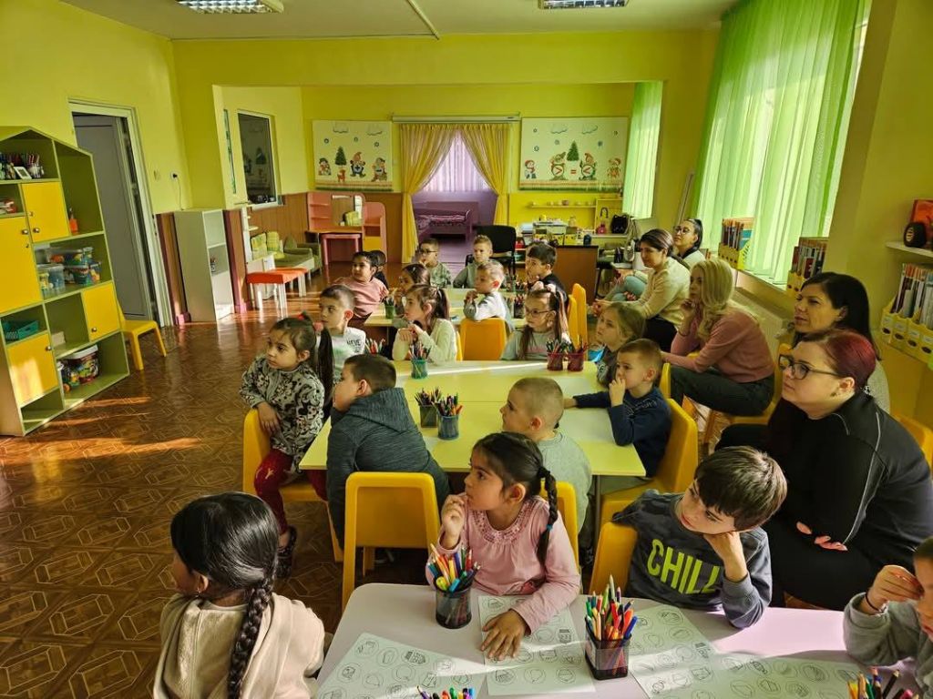 "Нарисувай здравето" - дейност по НП "Хубаво е в детската градина" - ДГ Пролет - Сандански