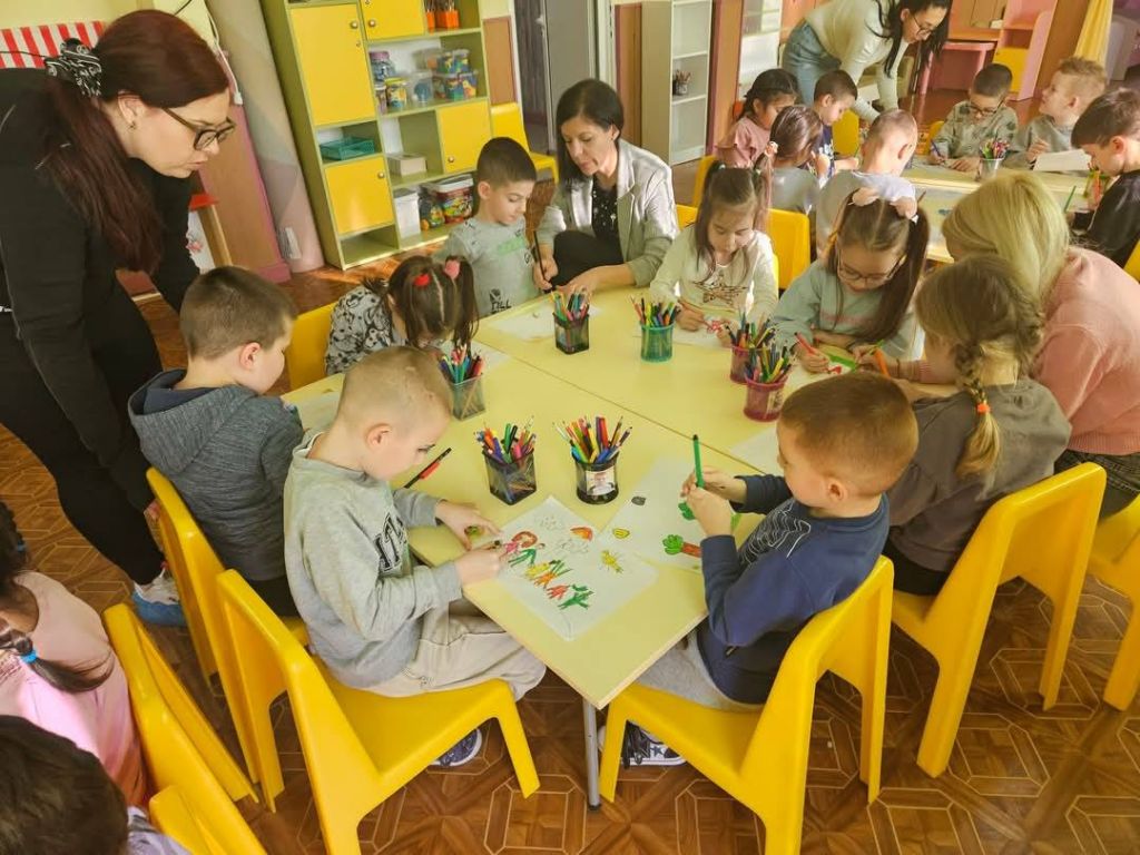 "Нарисувай здравето" - дейност по НП "Хубаво е в детската градина" - ДГ Пролет - Сандански