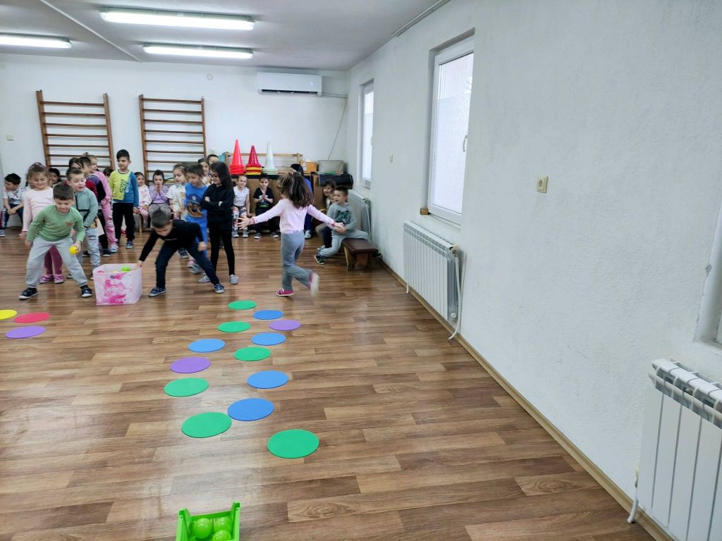 "Приключения с форми и цветове" - ДГ Пролет - Сандански